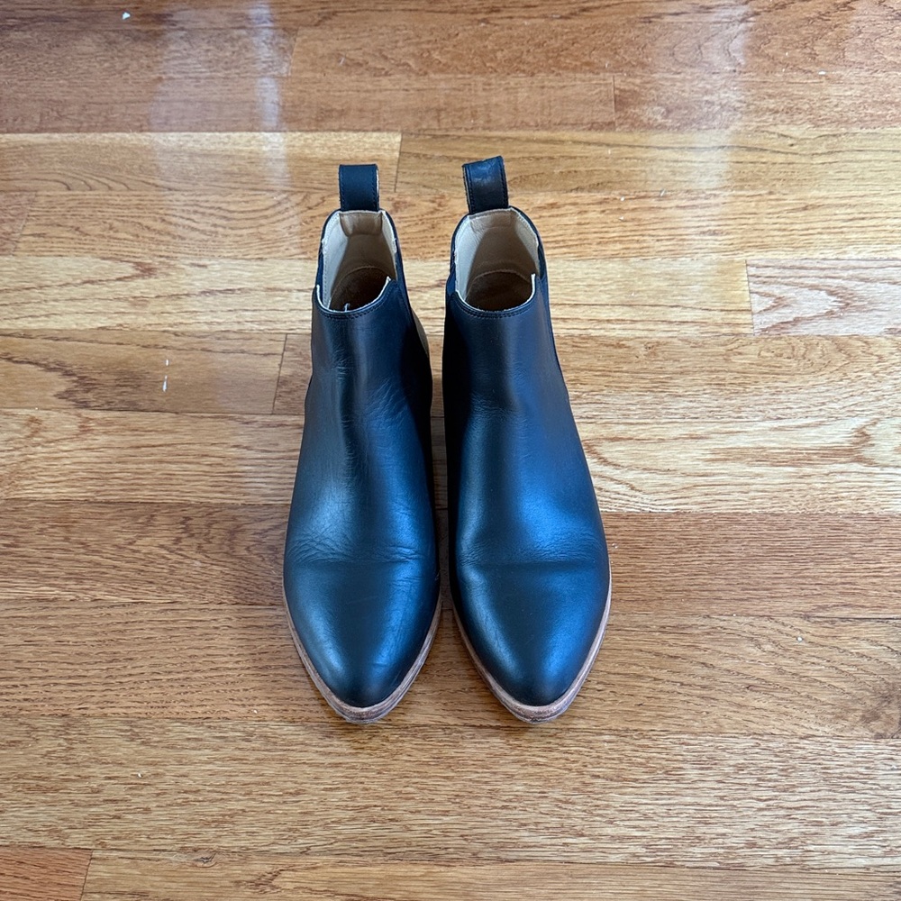 Nisolo Eva Everyday Chelsea Boots